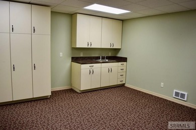 PRIME LOCATION! SPACIOUS! The Building is Located in a busy - photo 27