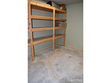PRIME LOCATION! SPACIOUS! The Building is Located in a busy - photo 32