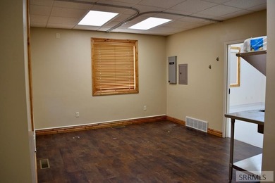 PRIME LOCATION! SPACIOUS! The Building is Located in a busy - photo 43