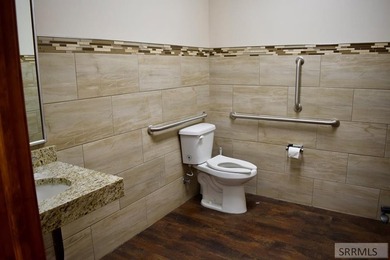 PRIME LOCATION! SPACIOUS! The Building is Located in a busy - photo 44