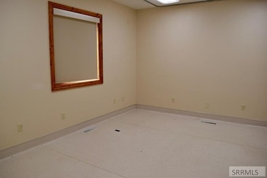 PRIME LOCATION! SPACIOUS! The Building is Located in a busy - photo 45