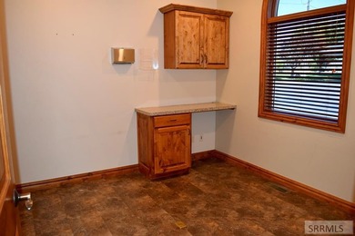 PRIME LOCATION! SPACIOUS! The Building is Located in a busy - photo 48