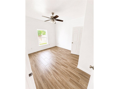 Great opportunity in an unbeatable location! Built in 2021! This - photo 7