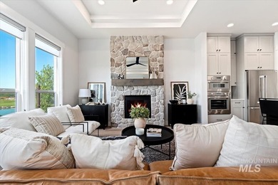 Welcome to The Alder at Valor, where modern design meets the - photo 4