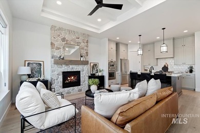 Welcome to The Alder at Valor, where modern design meets the - photo 7