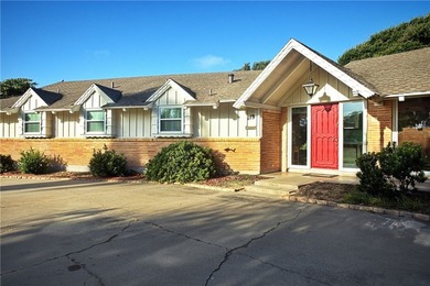LOCATED in the heart of Portland! This beautifully maintained - photo 2