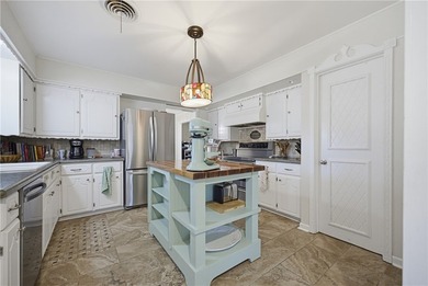 LOCATED in the heart of Portland! This beautifully maintained - photo 9
