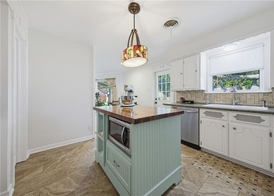 LOCATED in the heart of Portland! This beautifully maintained - photo 10