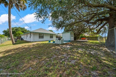 Beautifully maintained property located on quiet street lovingly - photo 6