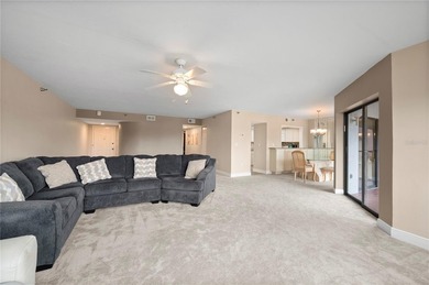 Perfectly positioned end unit overlooking the lake, this - photo 12