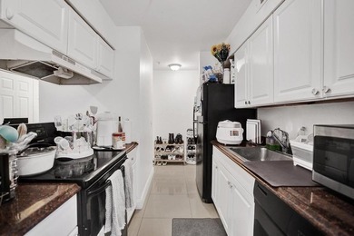 Welcome to your urban oasis at Boynton Landings! This 2-bed - photo 12