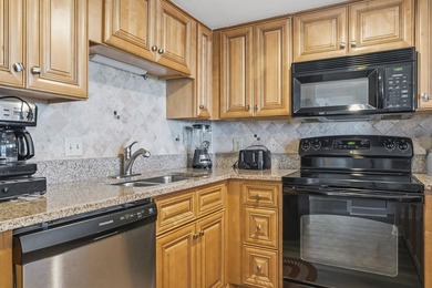 Fully furnished, high-floor oceanfront three-bedroom - photo 13
