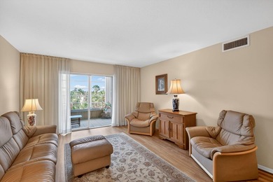 Village Royale on the Green Unit 4020: Enjoy top-floor privacy - photo 13