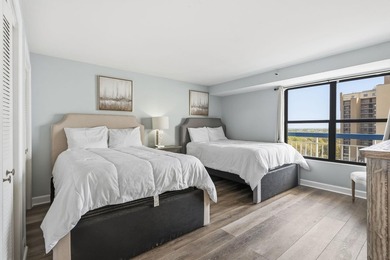 Fully furnished, high-floor oceanfront three-bedroom - photo 21