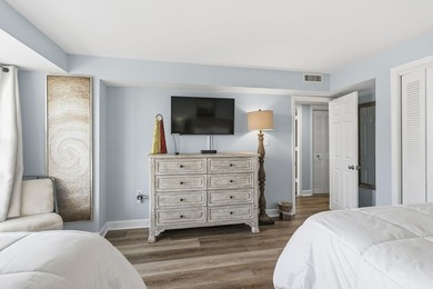 Fully furnished, high-floor oceanfront three-bedroom - photo 22