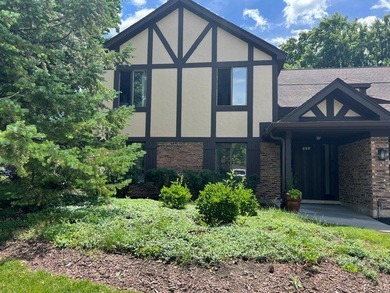 Location, convenience and comfort! Enjoy the summertime beauty - photo 2