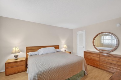 Village Royale on the Green Unit 4020: Enjoy top-floor privacy - photo 29