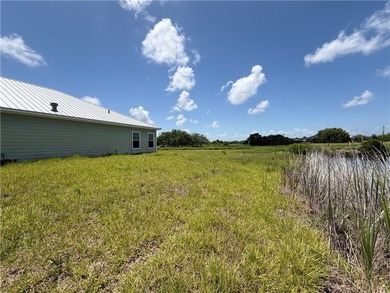 Discover the potential of this spacious 4-bedroom, 4-bath home - photo 2