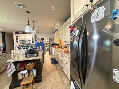 Discover the potential of this spacious 4-bedroom, 4-bath home - photo 9