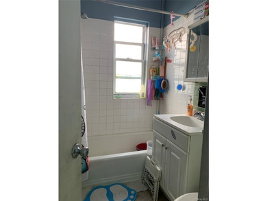 Short Sale. Fully Finished Basement with Separate Entrance - photo 19