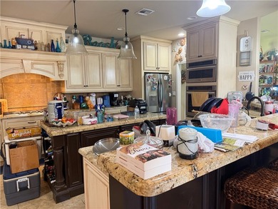 Discover the potential of this spacious 4-bedroom, 4-bath home - photo 10
