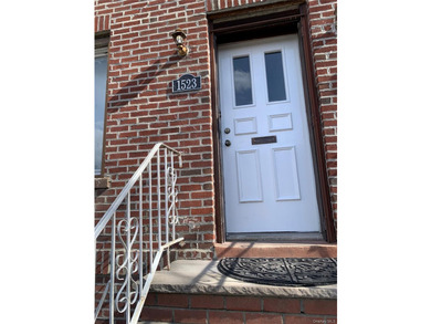 Short Sale. Fully Finished Basement with Separate Entrance - photo 25