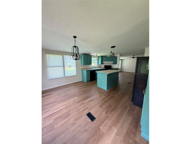 This beautiful 3 bedroom, 2 bath move in ready home is located - photo 5