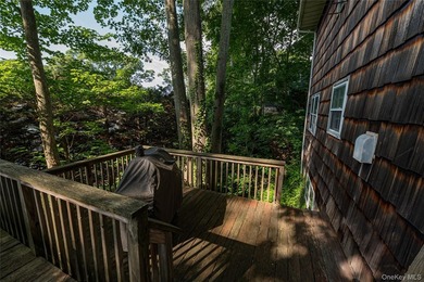 Opportunity to make this charming Halesite home your own. Tucked - photo 26