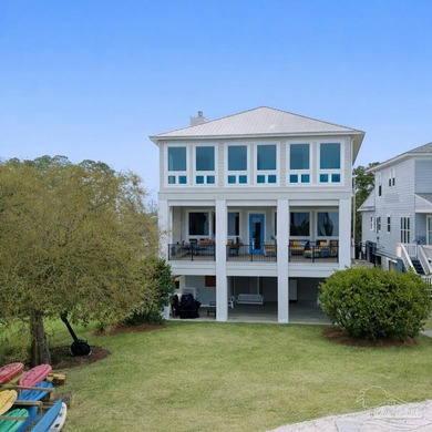 DOCK YOUR BOAT AND WALK OR BIKE TO THE BEACH! Coastal luxury - photo 2