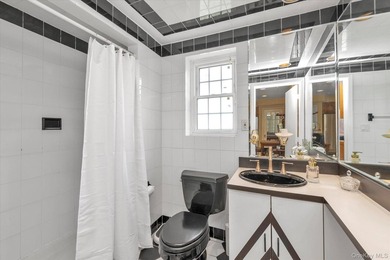Welcome home to this cozy 3-bedroom colonial in the heart of - photo 10