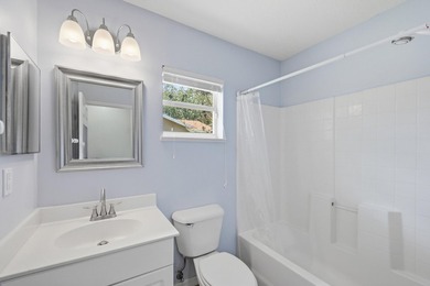 Welcome to this beautifully maintained 3-bedroom, 3-bathroom - photo 12