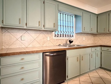 Welcome home to this charming 3-bedroom, 2.5 bath home in the - photo 13
