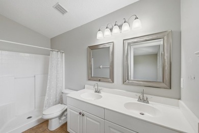 Welcome to this beautifully maintained 3-bedroom, 3-bathroom - photo 19