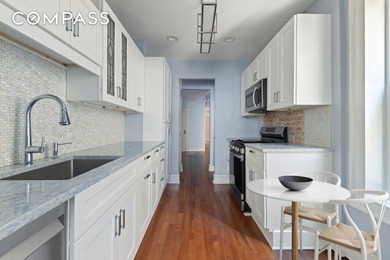 Welcome to a charming abode on the picturesque Prospect Avenue - photo 2