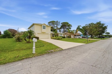 Welcome to this beautifully maintained 3-bedroom, 3-bathroom - photo 26