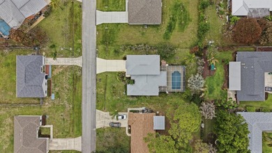 Welcome to this beautifully maintained 3-bedroom, 3-bathroom - photo 34