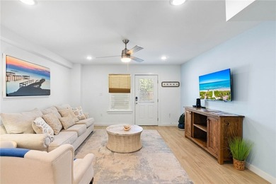 Welcome to LITTLE BAY LANDING, a beautifully renovated 24-unit - photo 10