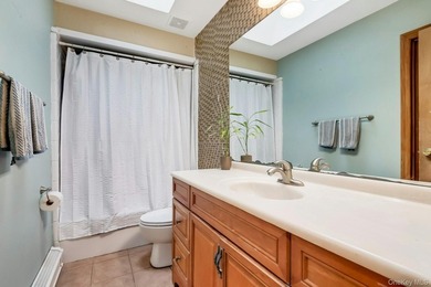 Welcome to 10 Brian Drive, East Islip-a beautifully maintained - photo 14