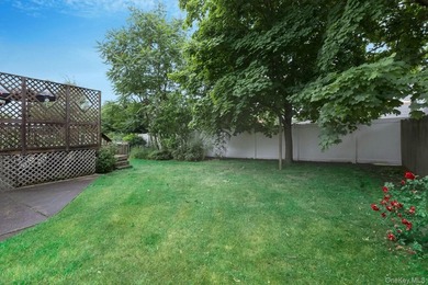 Welcome to 10 Brian Drive, East Islip-a beautifully maintained - photo 22