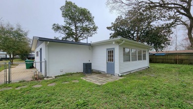 BRAND NEW ROOF in 2025. NEW Carpet. Seller is willing to FULLY - photo 24