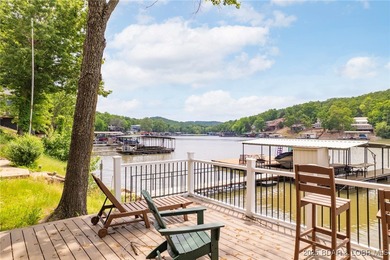 Delightful 4-Bedroom, 2-Bath Lakefront Getaway with Sweeping - photo 41