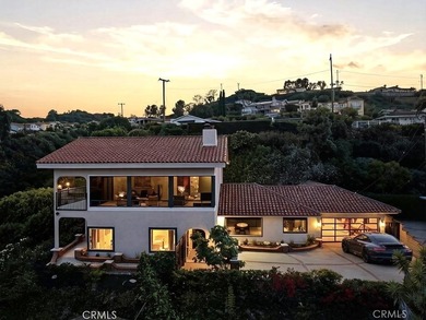 Experience turnkey coastal luxury in this impeccably finished - photo 2