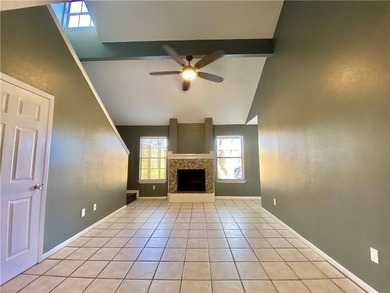Welcome to this beautifully maintained 2-bedroom, 2-bath - photo 4