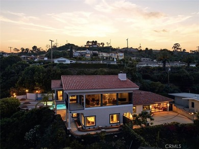 Experience turnkey coastal luxury in this impeccably finished - photo 4