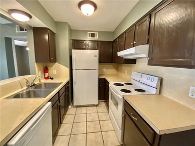 Welcome to this beautifully maintained 2-bedroom, 2-bath - photo 7