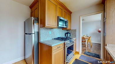 Welcome to Regency Towers, where comfort, convenience, and - photo 9