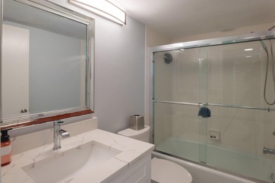 Beautiful 3 bedroom 3 full bath unit with Amazing Panoramic - photo 27