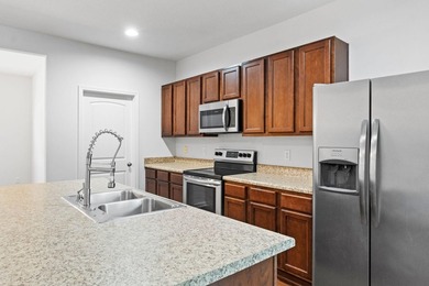 Fantastic home! Affordably priced to sell. This home has so much - photo 12