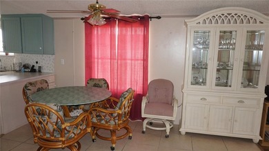 PONDEROSA PARK - SUPERB 2 BEDROOM, 2 BATH, BUILT IN 1994, EAT-IN - photo 6
