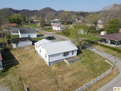 Wonderful opportunity to build sweat equity, rental home or fix - photo 21